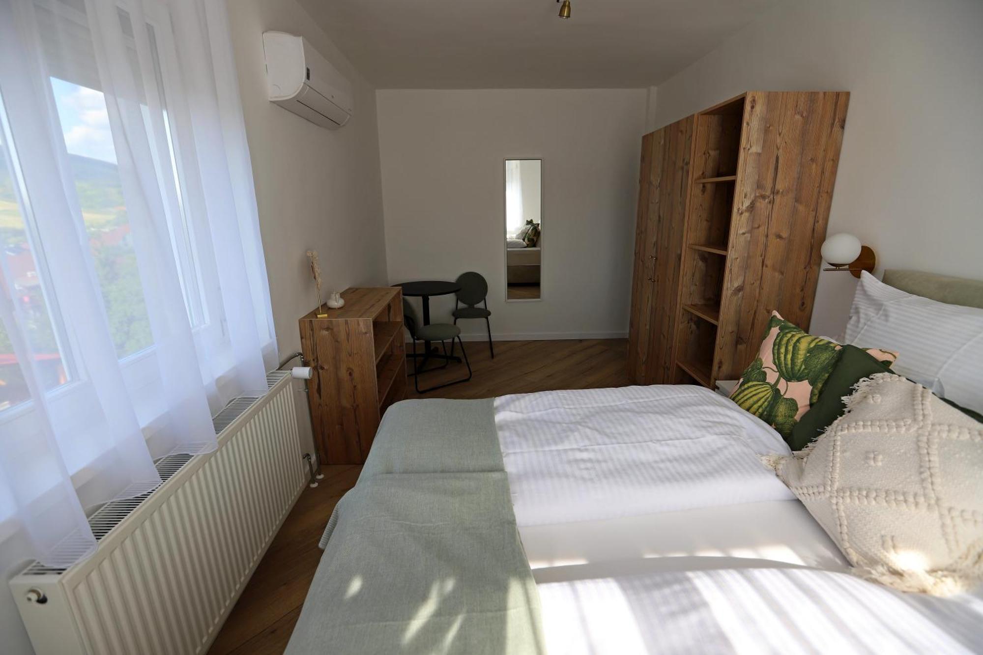 Natali Apartmanhaz Эгер Экстерьер фото